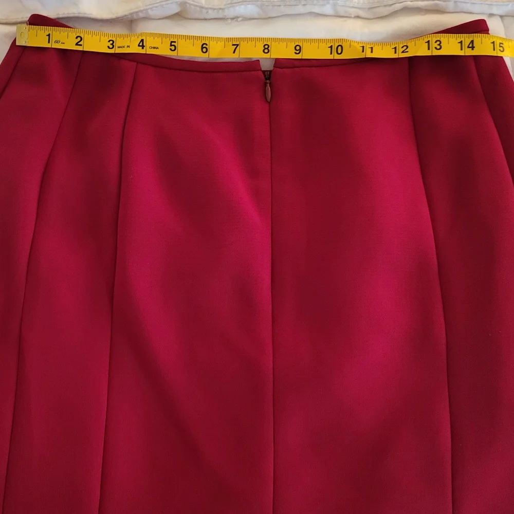 Tahari skirtsuit petite red size 6 - Picture 9 of 14